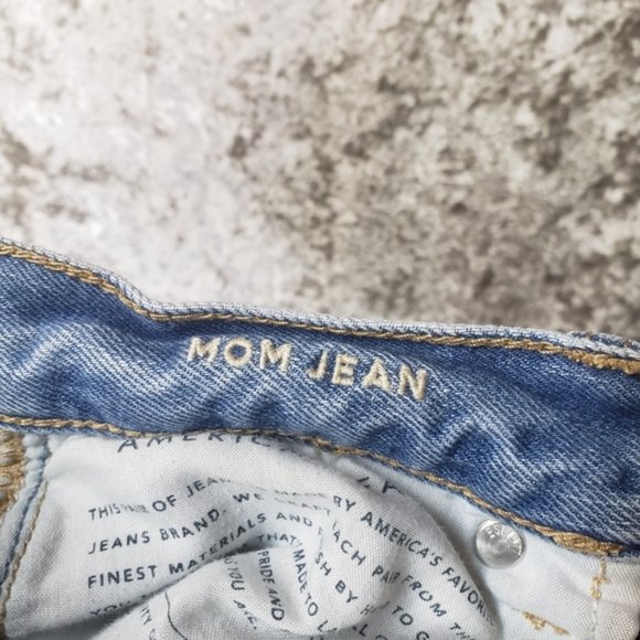 American Eagle High Waisted Mom Jeans Ripped Cotton 90s Style Light Festival - Picture 8 of 10